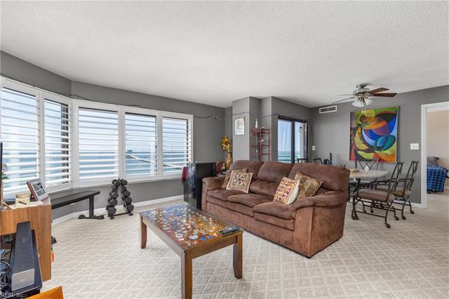 7501 River Rd Apt 16B, Newport News, VA 23607