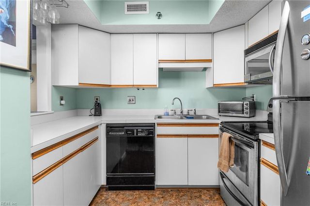 7501 River Rd Apt 16B, Newport News, VA 23607