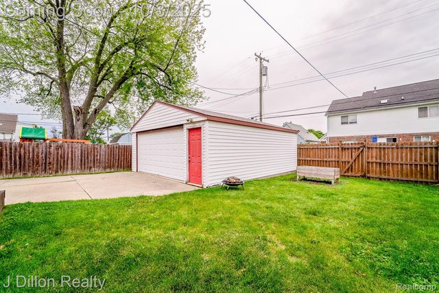 1735 Lindbergh Street, Wyandotte, MI 48192