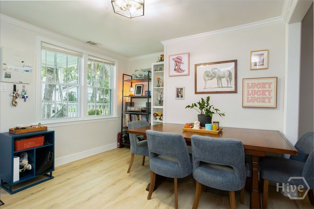 Image 13 of property listing at 1301 SE 36th Street, Savannah, GA 31404