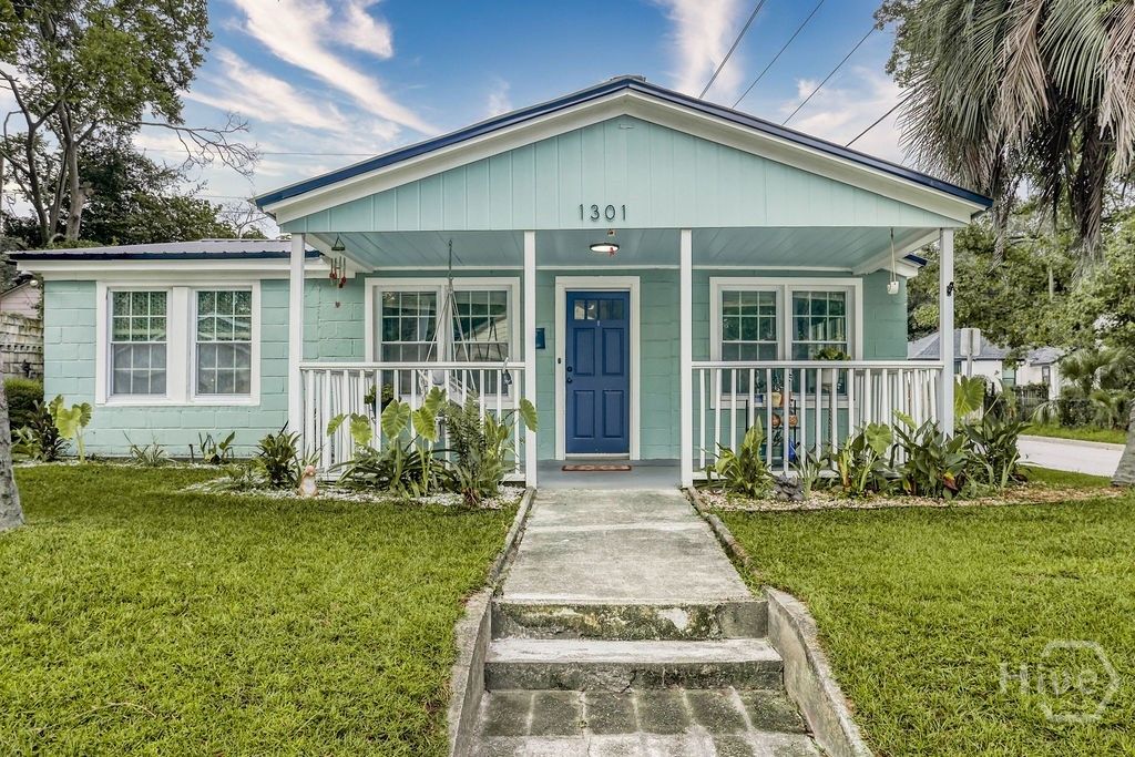 Image 3 of property listing at 1301 SE 36th Street, Savannah, GA 31404