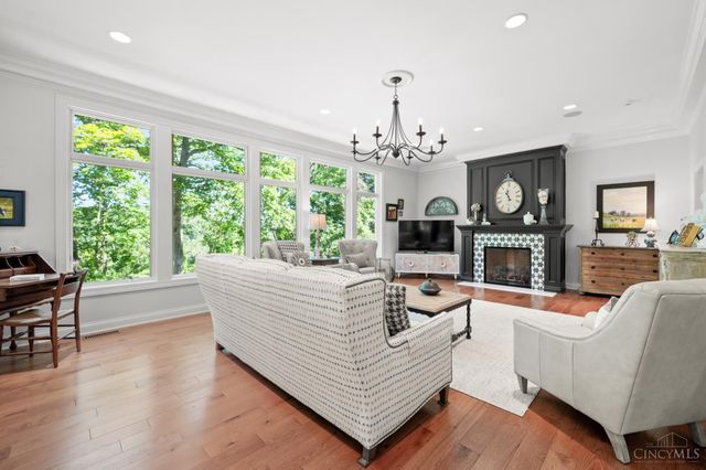 890 Wallace Avenue, Milford, OH 45150