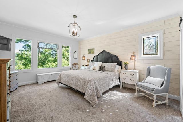 890 Wallace Avenue, Milford, OH 45150