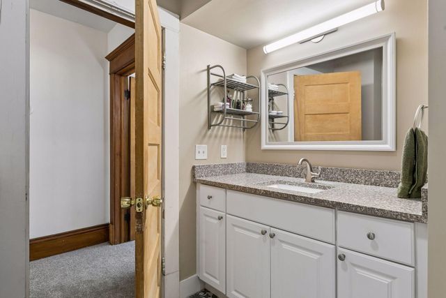 899 Ashland Avenue, Saint Paul, MN 55104
