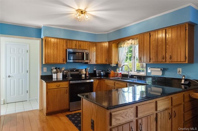 214 W Mombasha Road, Monroe, NY 10950