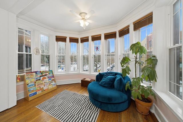 939 W Ainslie Street 2E, Chicago, IL 60640