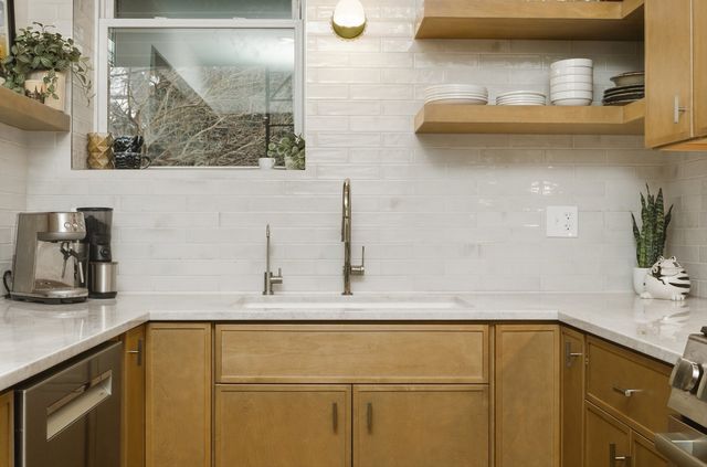 939 W Ainslie Street 2E, Chicago, IL 60640