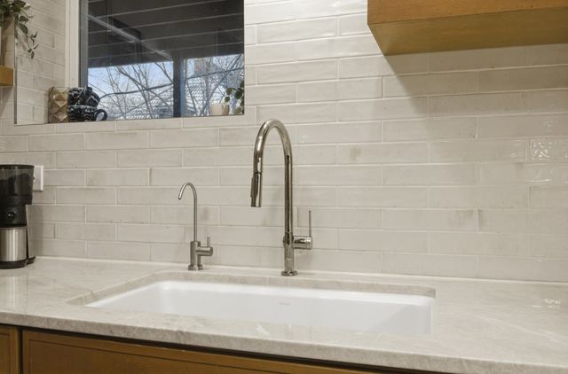 939 W Ainslie Street 2E, Chicago, IL 60640