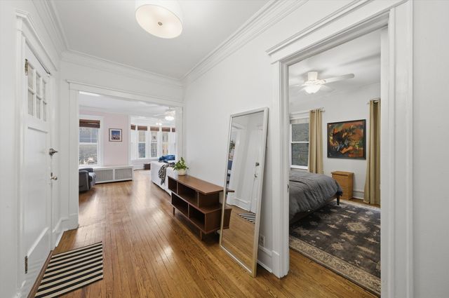 939 W Ainslie Street 2E, Chicago, IL 60640