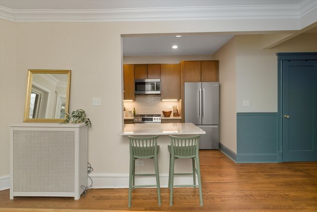 939 W Ainslie Street 2E, Chicago, IL 60640