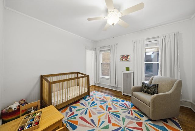 939 W Ainslie Street 2E, Chicago, IL 60640