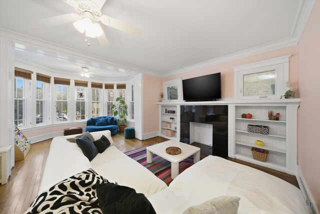 939 W Ainslie Street 2E, Chicago, IL 60640