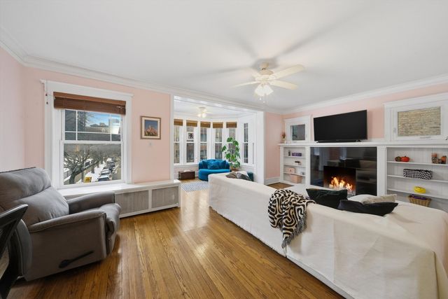 939 W Ainslie Street 2E, Chicago, IL 60640