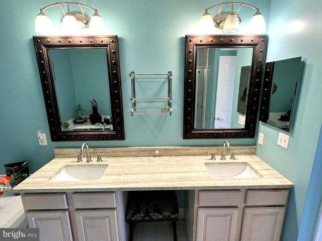 10 DUKES WAY, Feasterville Trevose, PA 19053