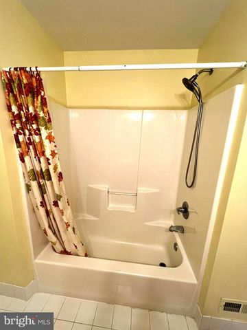 10 DUKES WAY, Feasterville Trevose, PA 19053