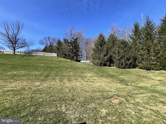 10 DUKES WAY, Feasterville Trevose, PA 19053