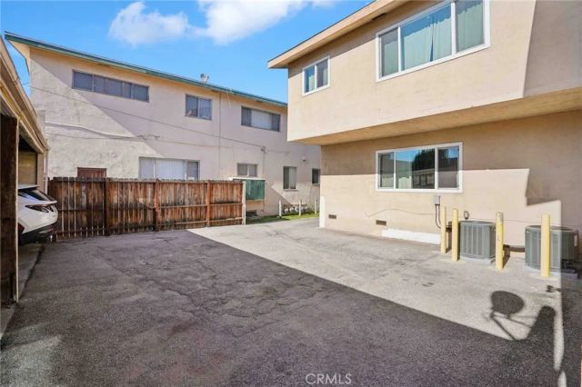 12066 Lamanda Street, Los Angeles, CA 90066