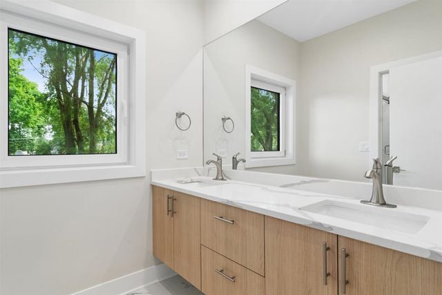 251 High Street, Highwood, IL 60040