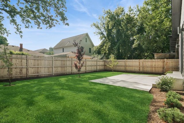 251 High Street, Highwood, IL 60040