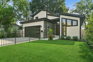 251 High Street, Highwood, IL 60040