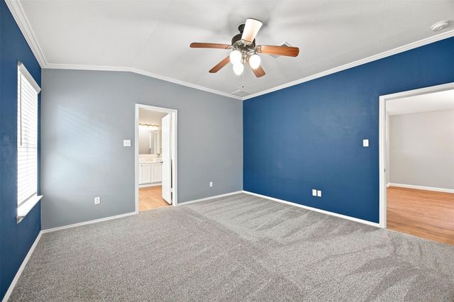 945 King Cotton LN, Round Rock, TX 78664