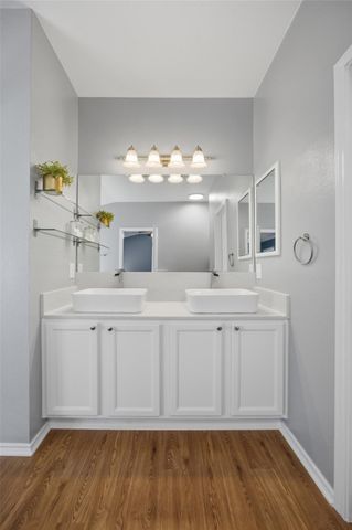 945 King Cotton LN, Round Rock, TX 78664