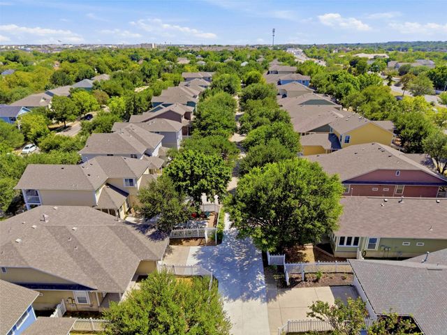 945 King Cotton LN, Round Rock, TX 78664