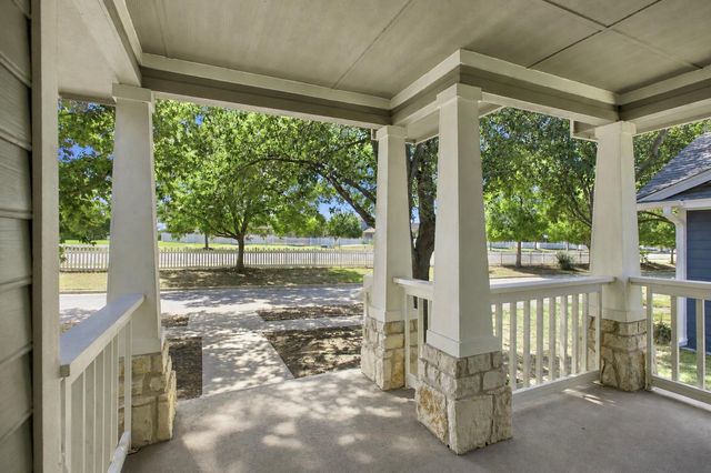 945 King Cotton LN, Round Rock, TX 78664
