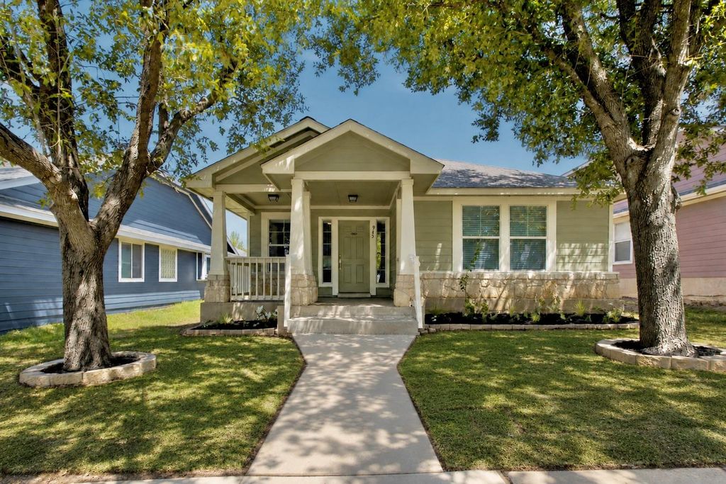 945 King Cotton LN, Round Rock, TX 78664