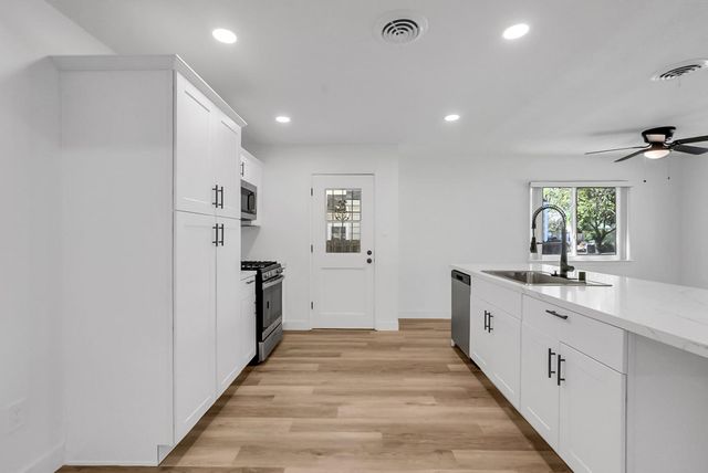 1860 Lucerne, Stockton, CA 95203