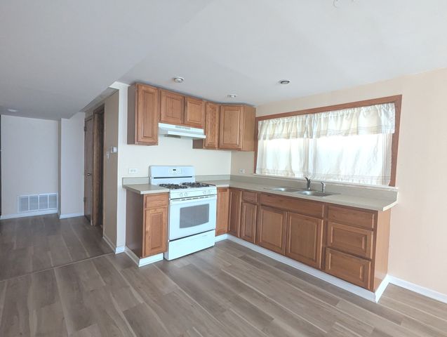 5802 S Archer Avenue B, Chicago, IL 60638