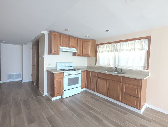 5802 S Archer Avenue B, Chicago, IL 60638