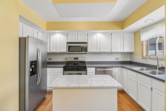 782 Highview Court C, Antioch, IL 60002