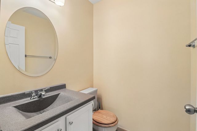 782 Highview Court C, Antioch, IL 60002