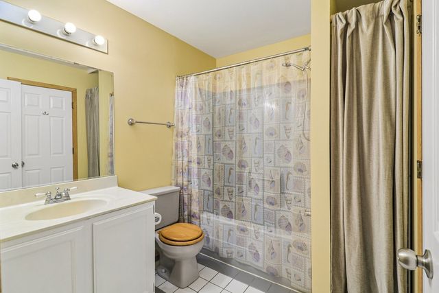 782 Highview Court C, Antioch, IL 60002