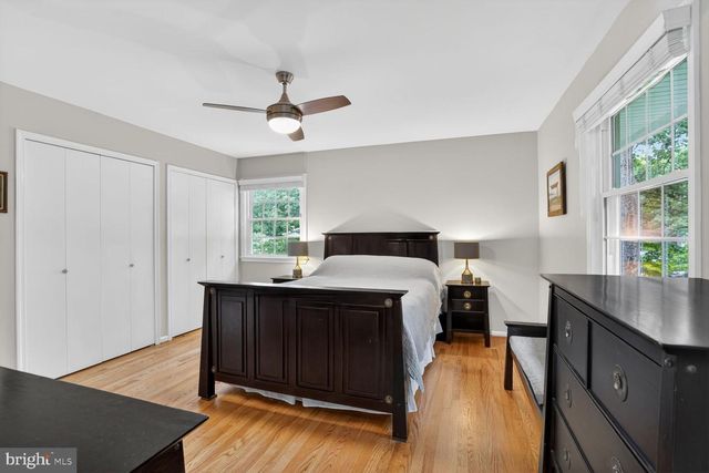 5024 PORTSMOUTH RD, Fairfax, VA 22032