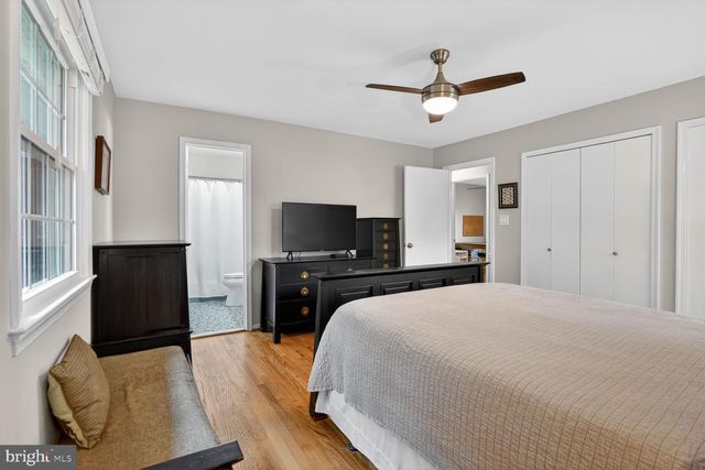 5024 PORTSMOUTH RD, Fairfax, VA 22032