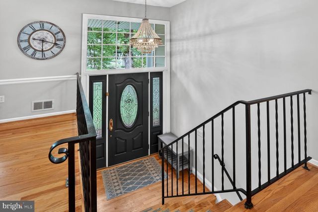 5024 PORTSMOUTH RD, Fairfax, VA 22032