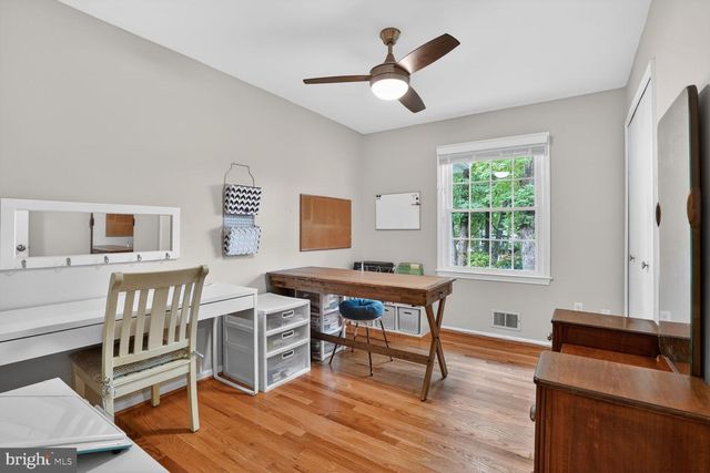 5024 PORTSMOUTH RD, Fairfax, VA 22032