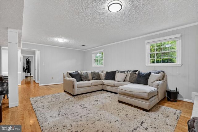 5024 PORTSMOUTH RD, Fairfax, VA 22032