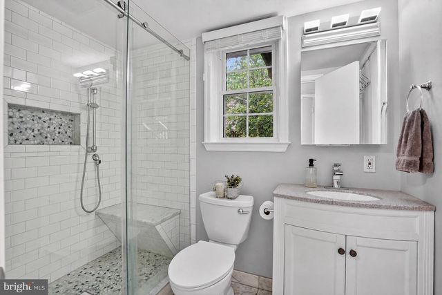5024 PORTSMOUTH RD, Fairfax, VA 22032