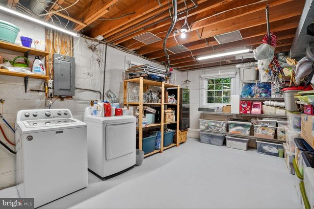 5024 PORTSMOUTH RD, Fairfax, VA 22032