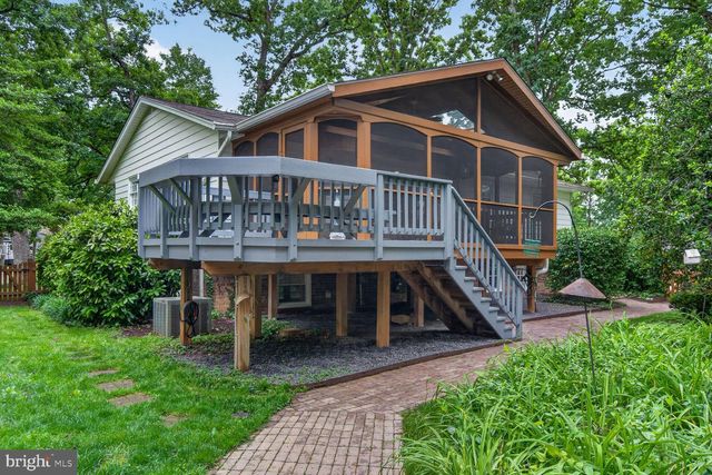5024 PORTSMOUTH RD, Fairfax, VA 22032