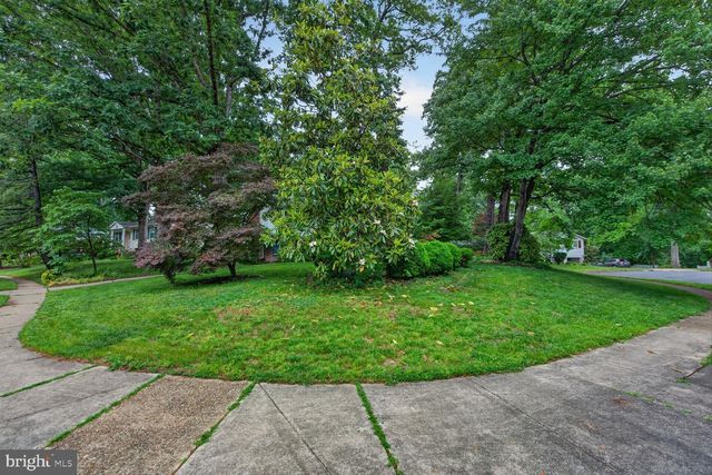 5024 PORTSMOUTH RD, Fairfax, VA 22032