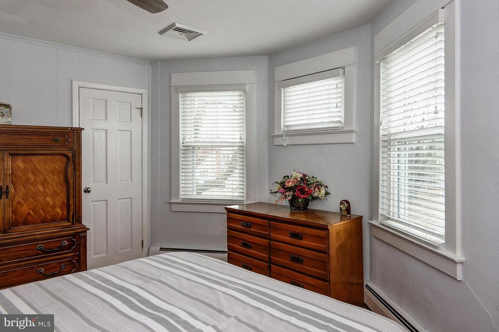 Image 35 of property listing at 13 W EUCLID AVE, Haddonfield, NJ 08033
