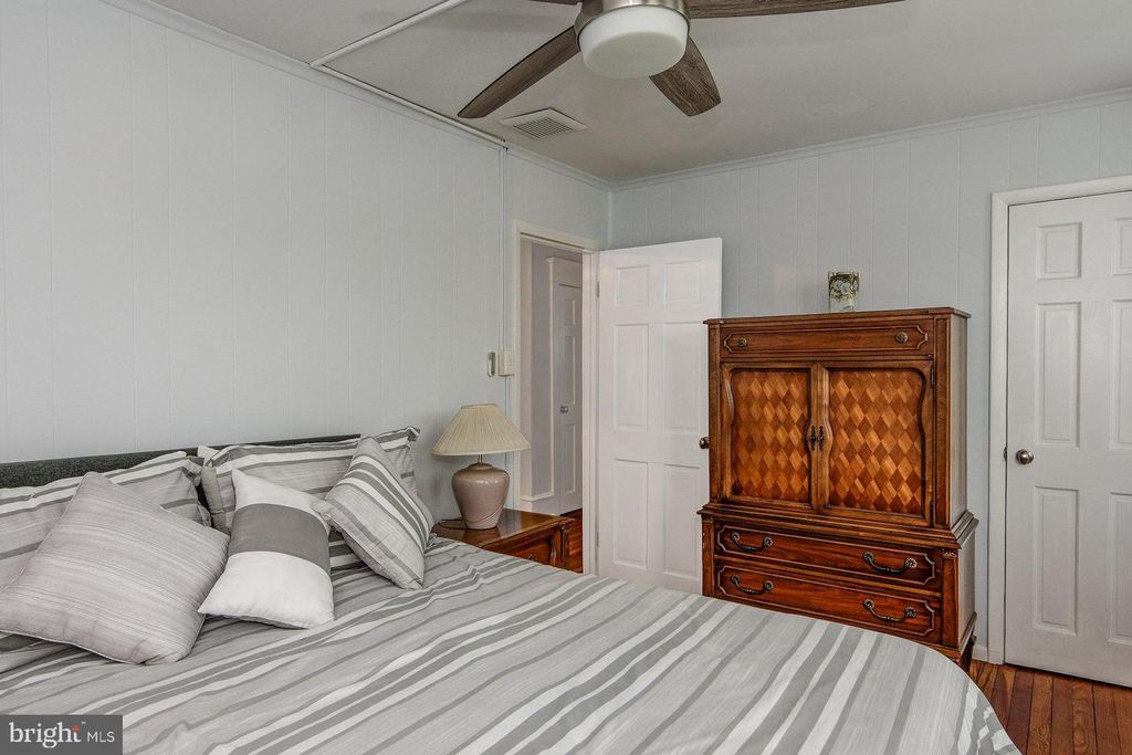 Image 36 of property listing at 13 W EUCLID AVE, Haddonfield, NJ 08033