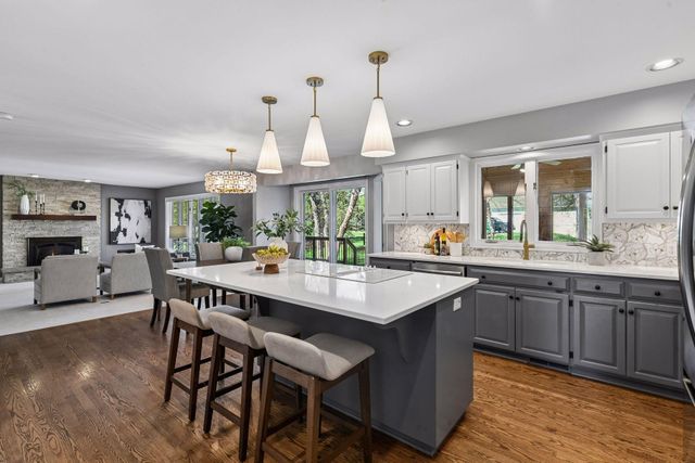 3015 Olive Lane N, Plymouth, MN 55447