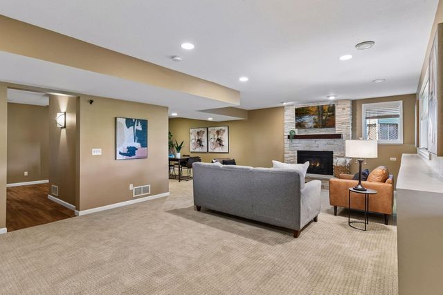 3015 Olive Lane N, Plymouth, MN 55447