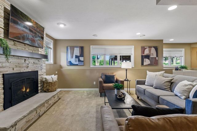 3015 Olive Lane N, Plymouth, MN 55447