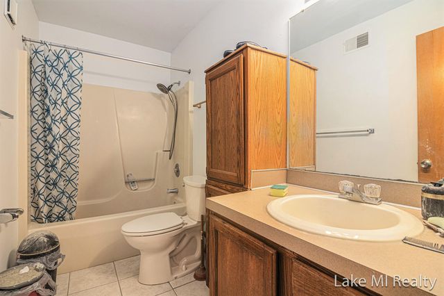 2919 Byron Center Avenue Sw F, City Of Wyoming, MI 49519